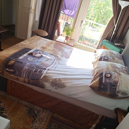 Homey Budget Bedroom Amsterdam Eksteriør bilde