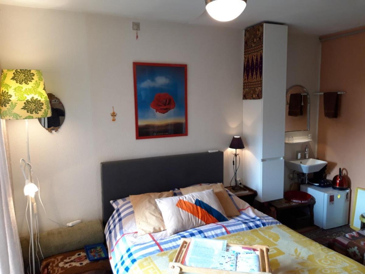 Homey Budget Bedroom Amsterdam Eksteriør bilde