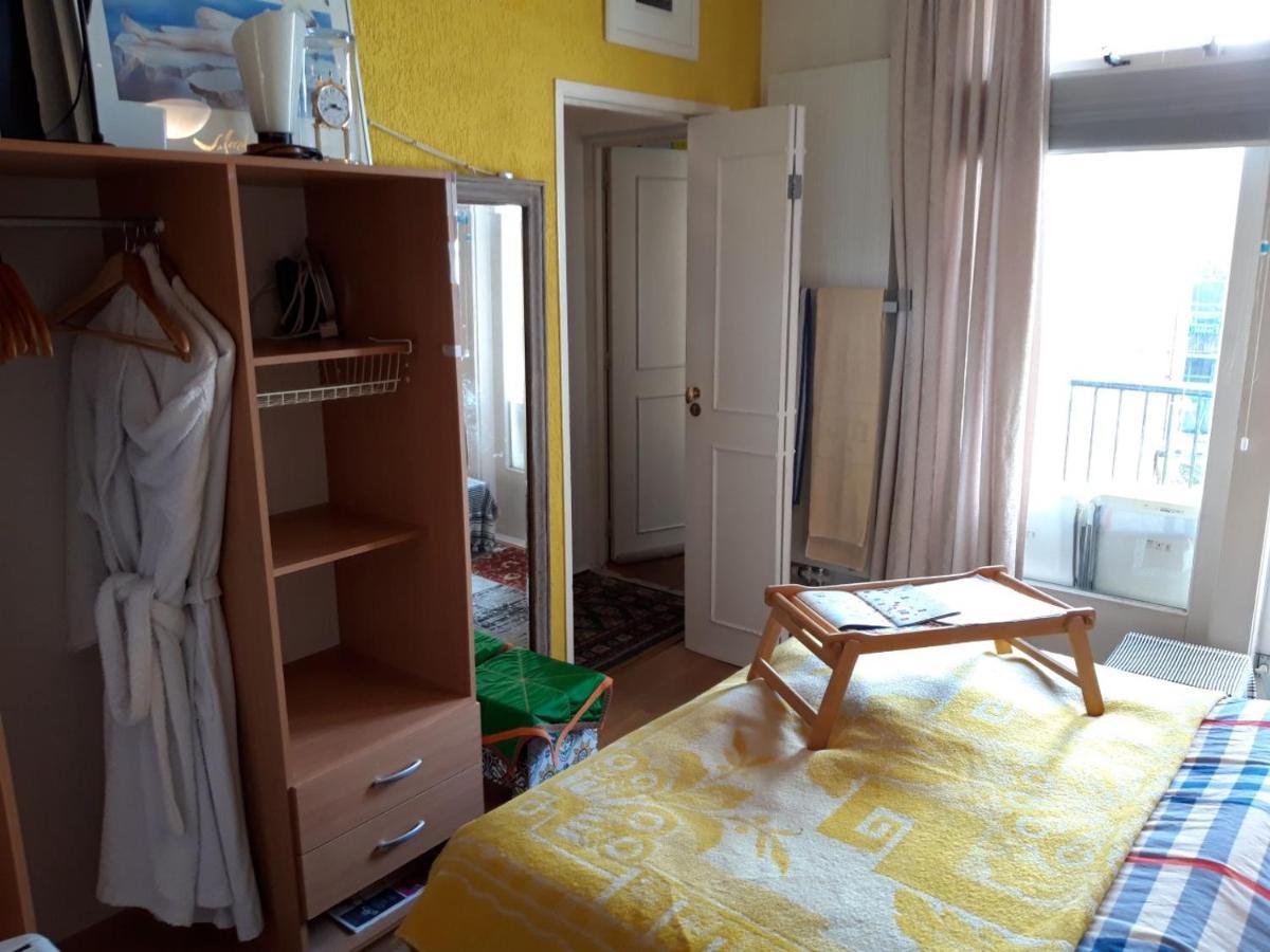 Homey Budget Bedroom Amsterdam Eksteriør bilde