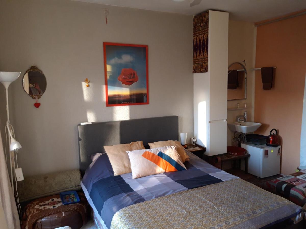 Homey Budget Bedroom Amsterdam Eksteriør bilde
