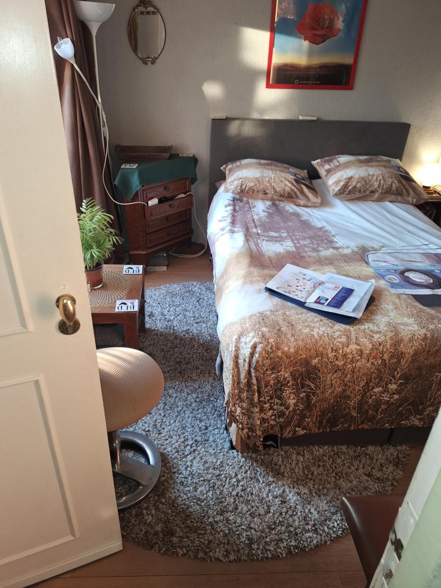 Homey Budget Bedroom Amsterdam Eksteriør bilde