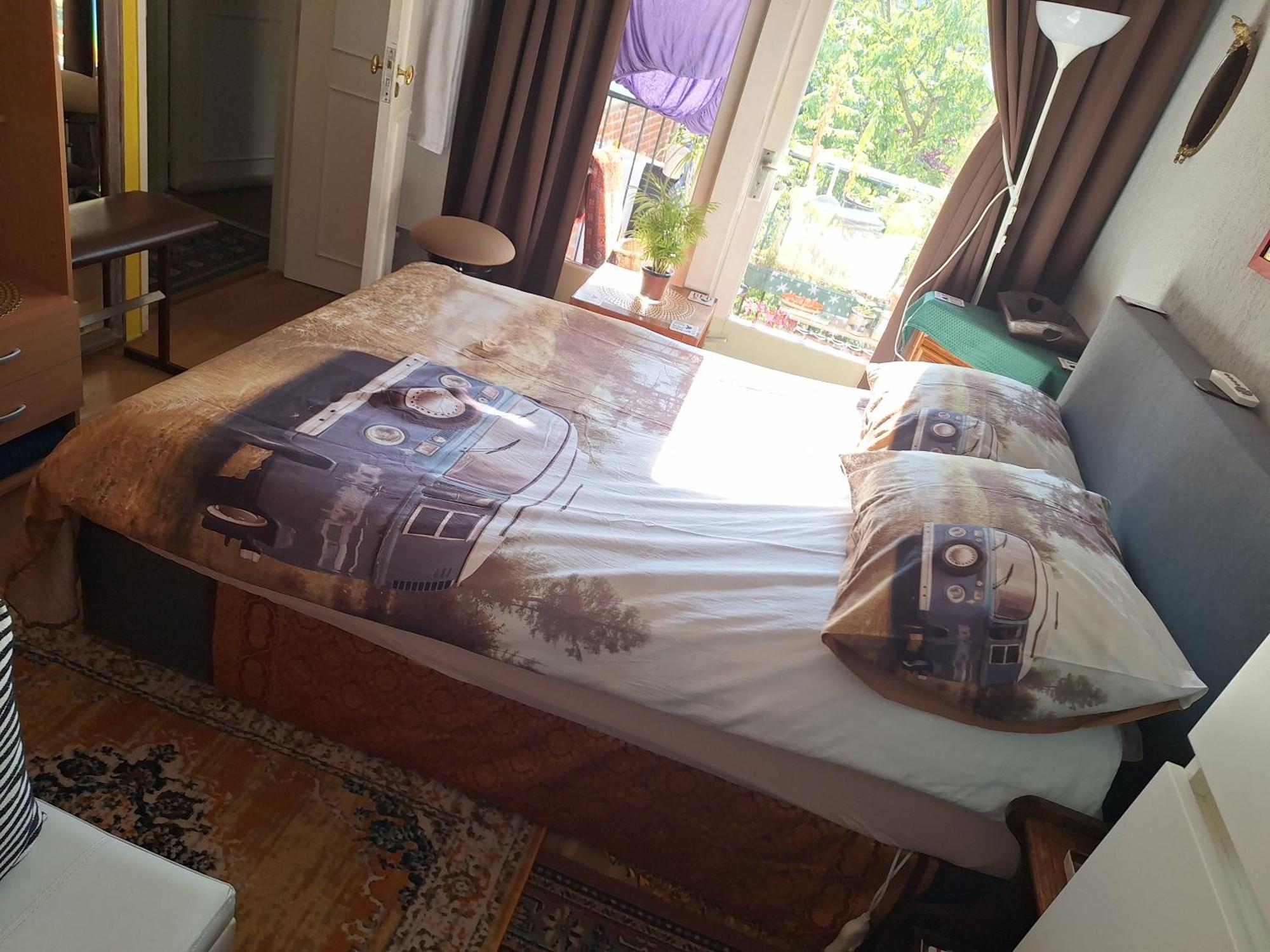Homey Budget Bedroom Amsterdam Eksteriør bilde